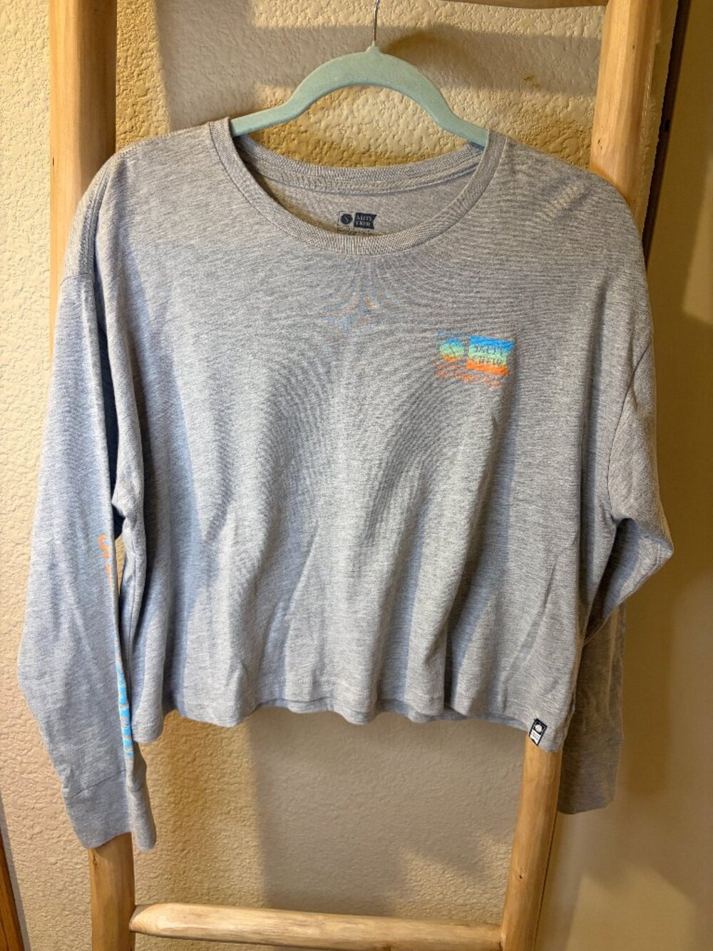 Salty Crew Gray Cropped Long Sleeve Graphic T-Shirt Women's Extra Large